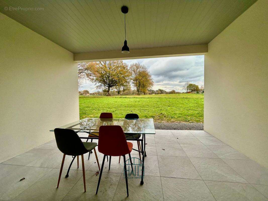 Maison 102 m² à Oradour-Sur-Glane  - photo 2