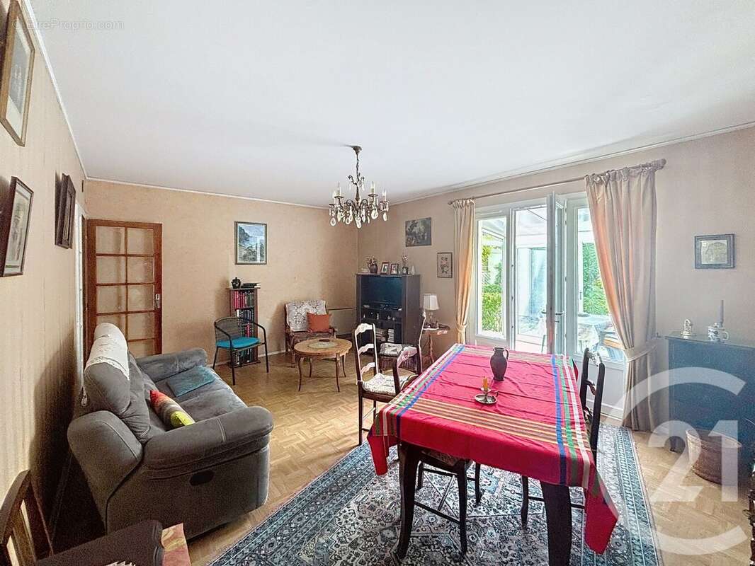 Maison à L&#039;ISLE-D&#039;ESPAGNAC