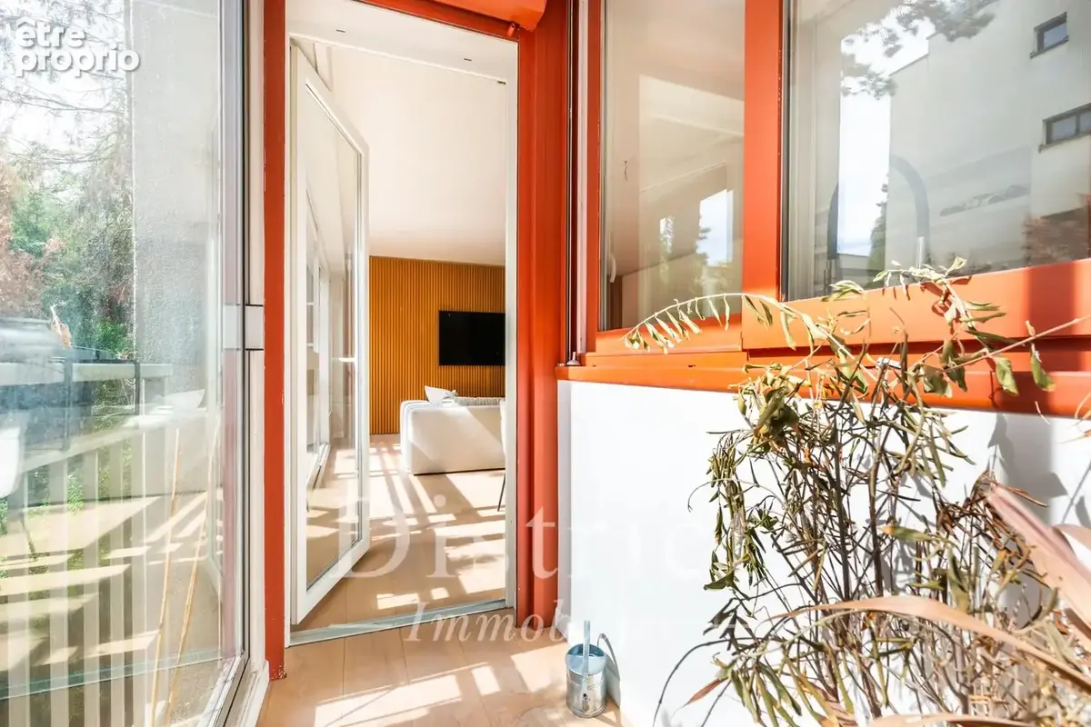Rue Edouard Nortier. Grand 2 pièces rénové de 69m² avec loggia - photo 5
