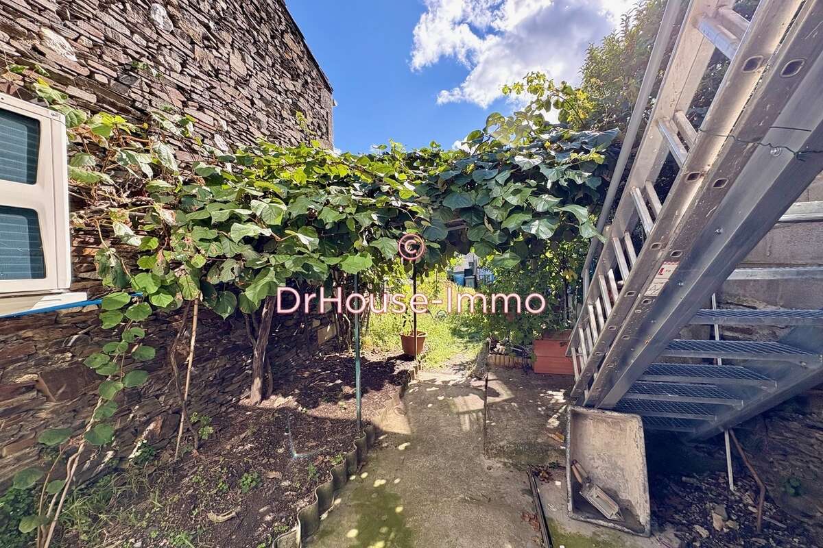 Maison à VILLARDONNEL