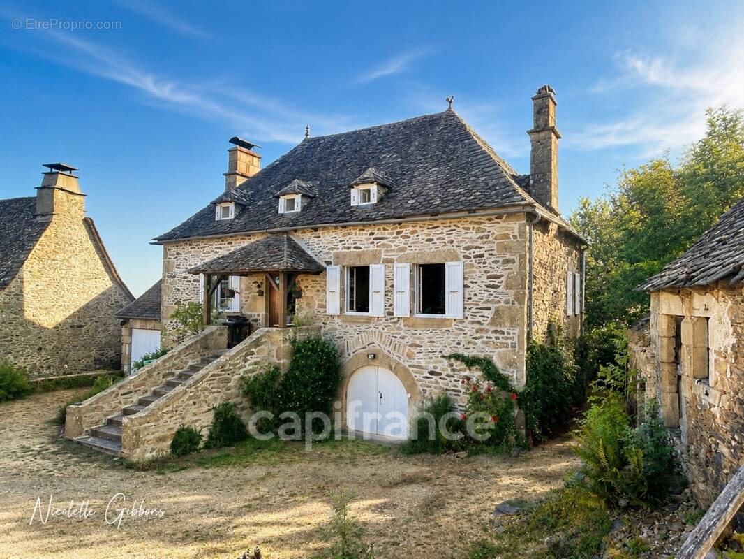 Maison à LA CHAPELLE-SAINT-GERAUD