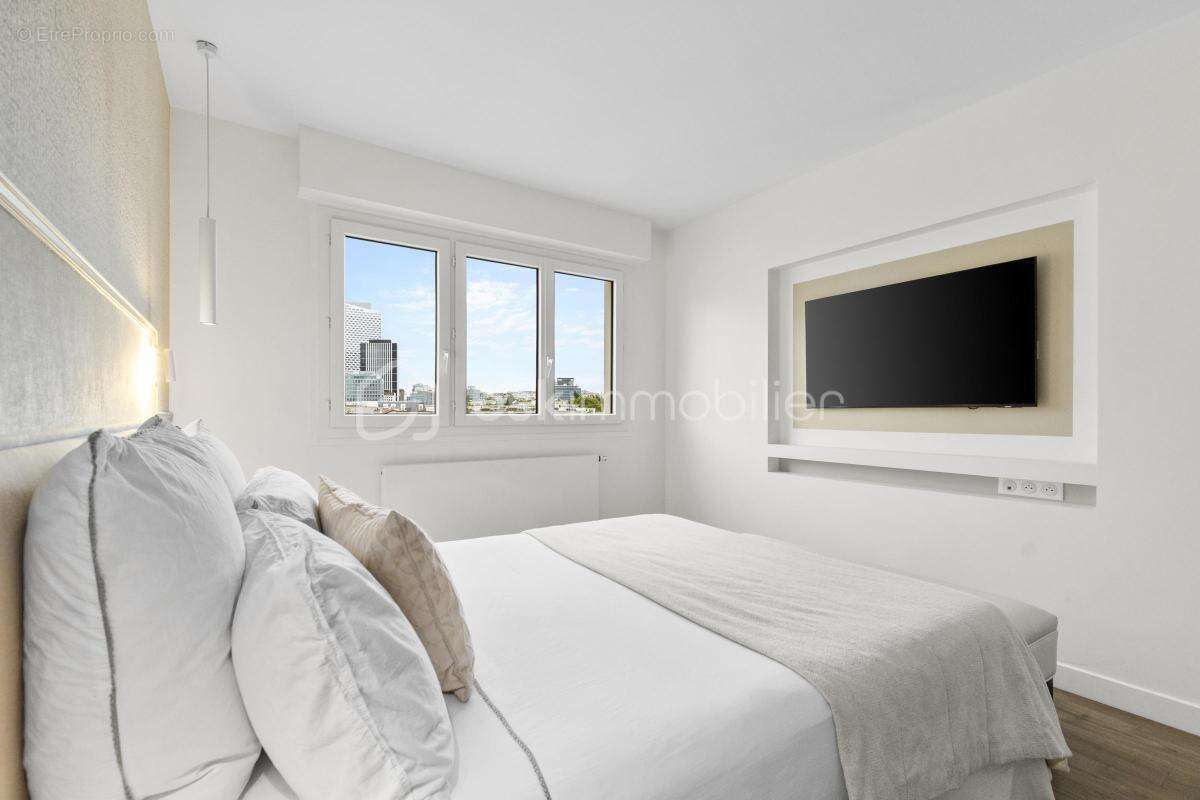 Appartement à COURBEVOIE