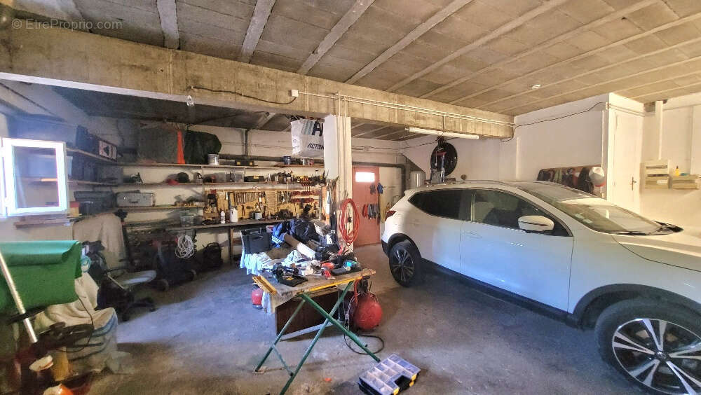 Maison à SAINTE-VALIERE