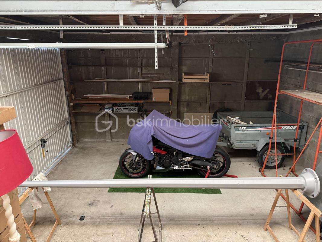 Maison de ville, double garage et fort potentiel – Quartier Miroir - Proche gare sud - photo 16