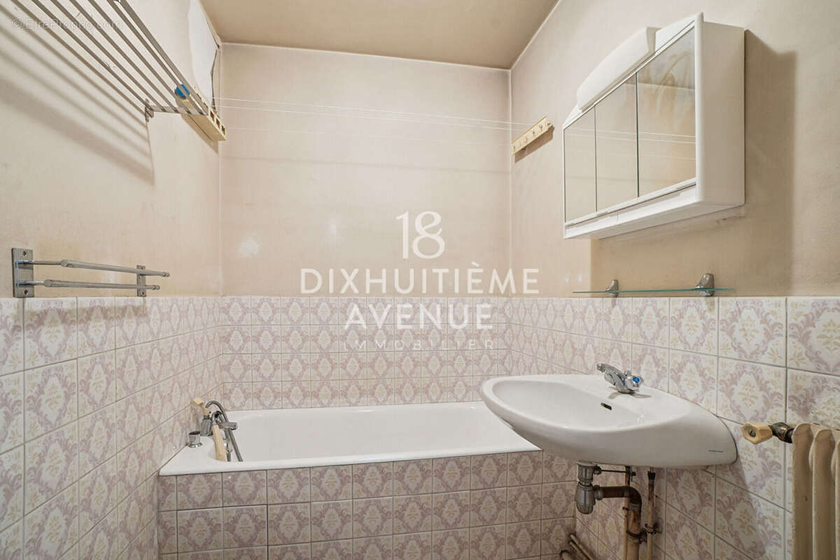 Appartement à PARIS-18E