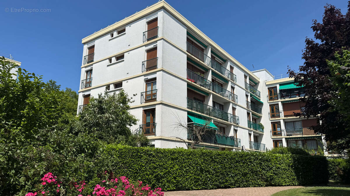 Appartement à BOIS-D'ARCY