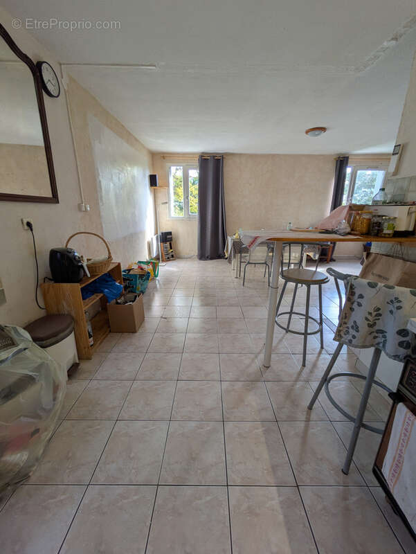 Appartement à BAGNOLS-SUR-CEZE