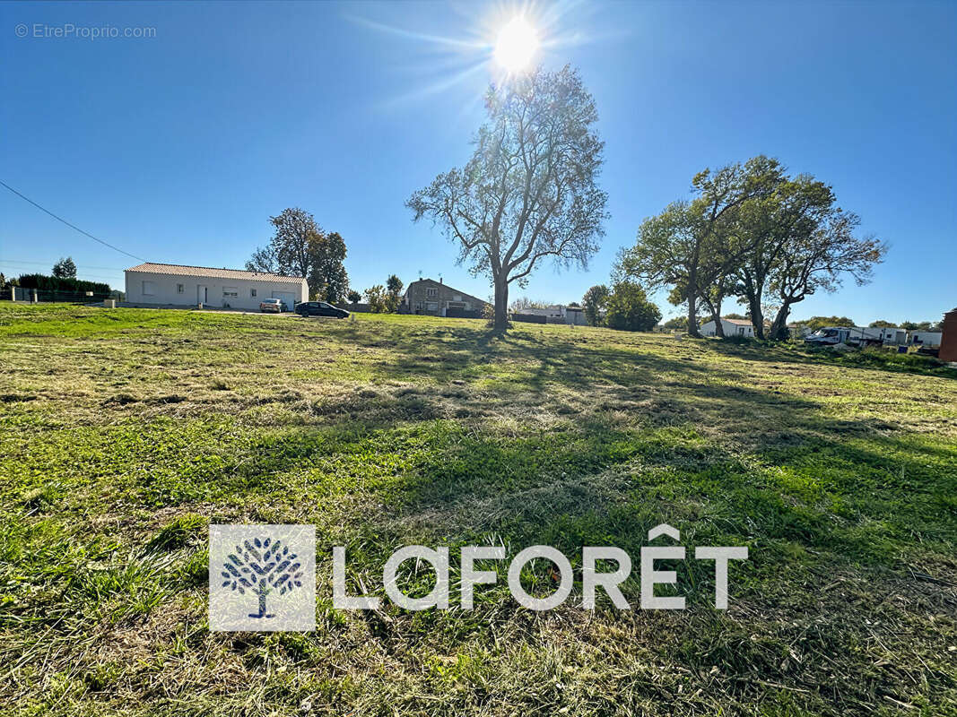 Terrain à GEMOZAC
