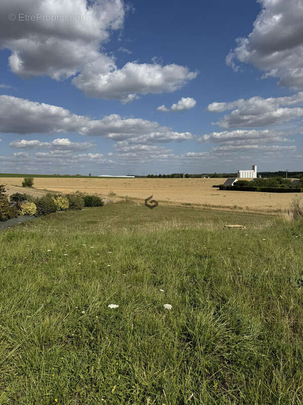 Terrain à AIGNY