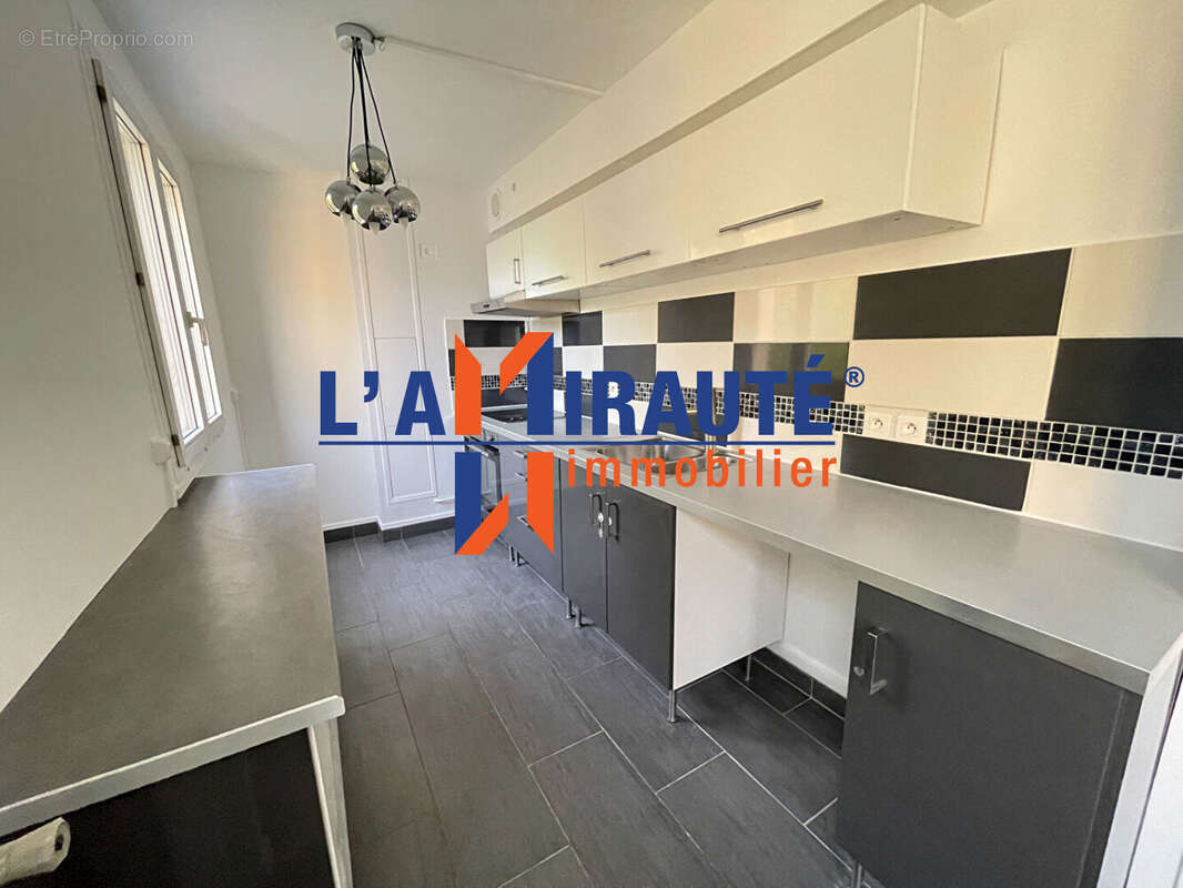 Appartement à SARTROUVILLE