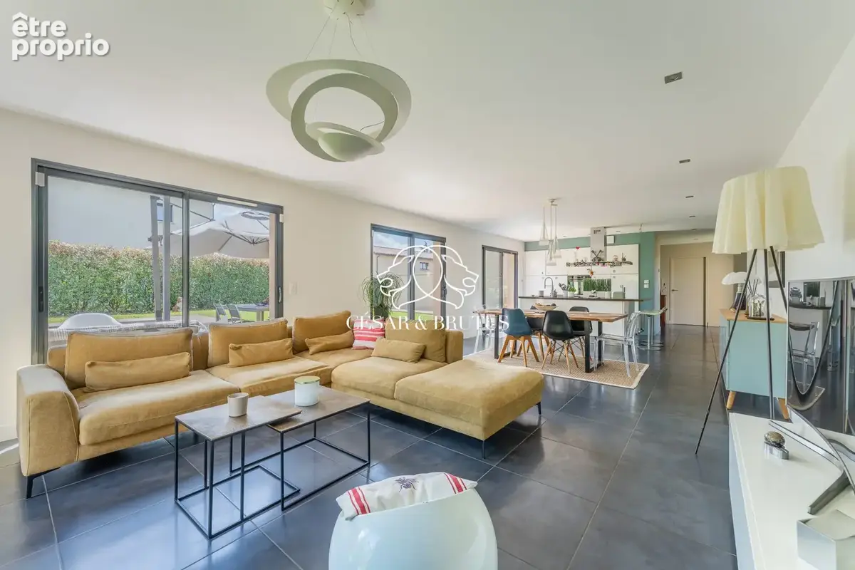 Maison 7 pièces 180 m² à vendre à Sathonay-Village (69580) - photo 8