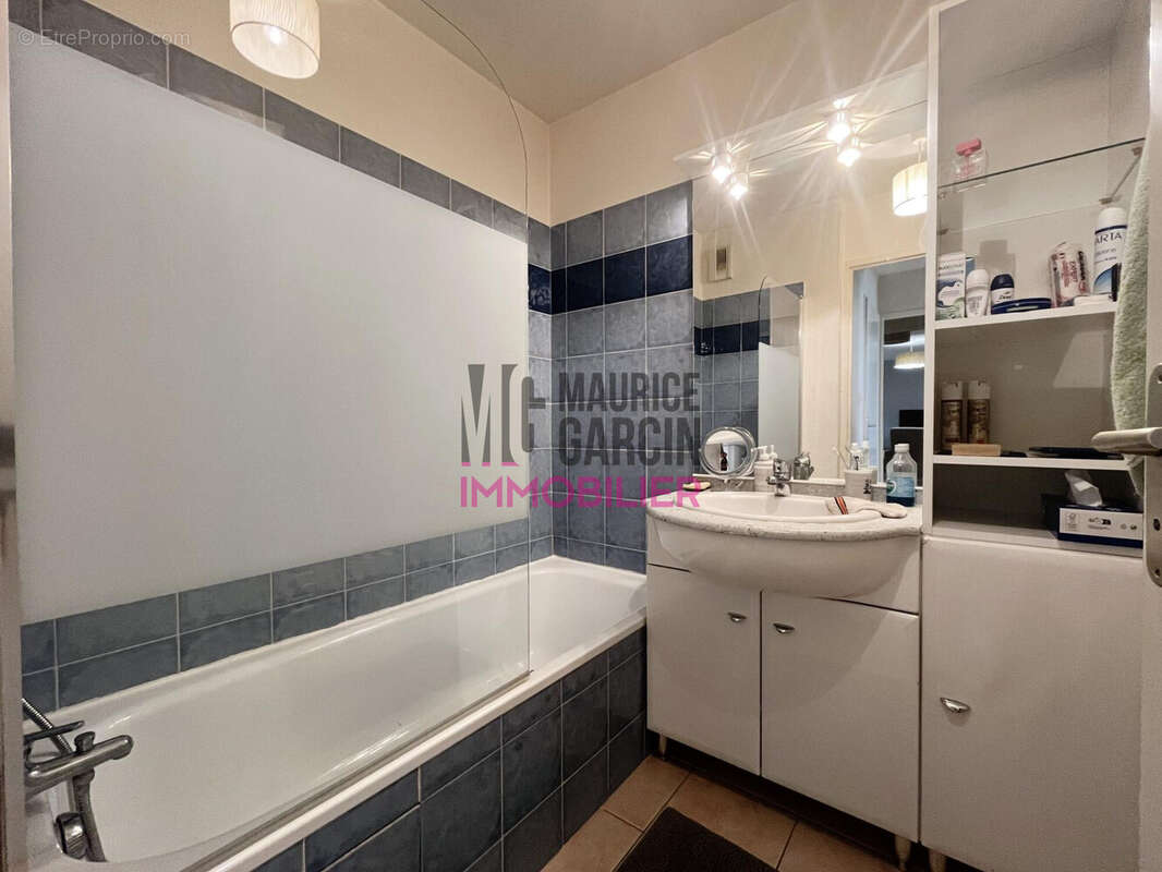 Appartement à L'ISLE-SUR-LA-SORGUE