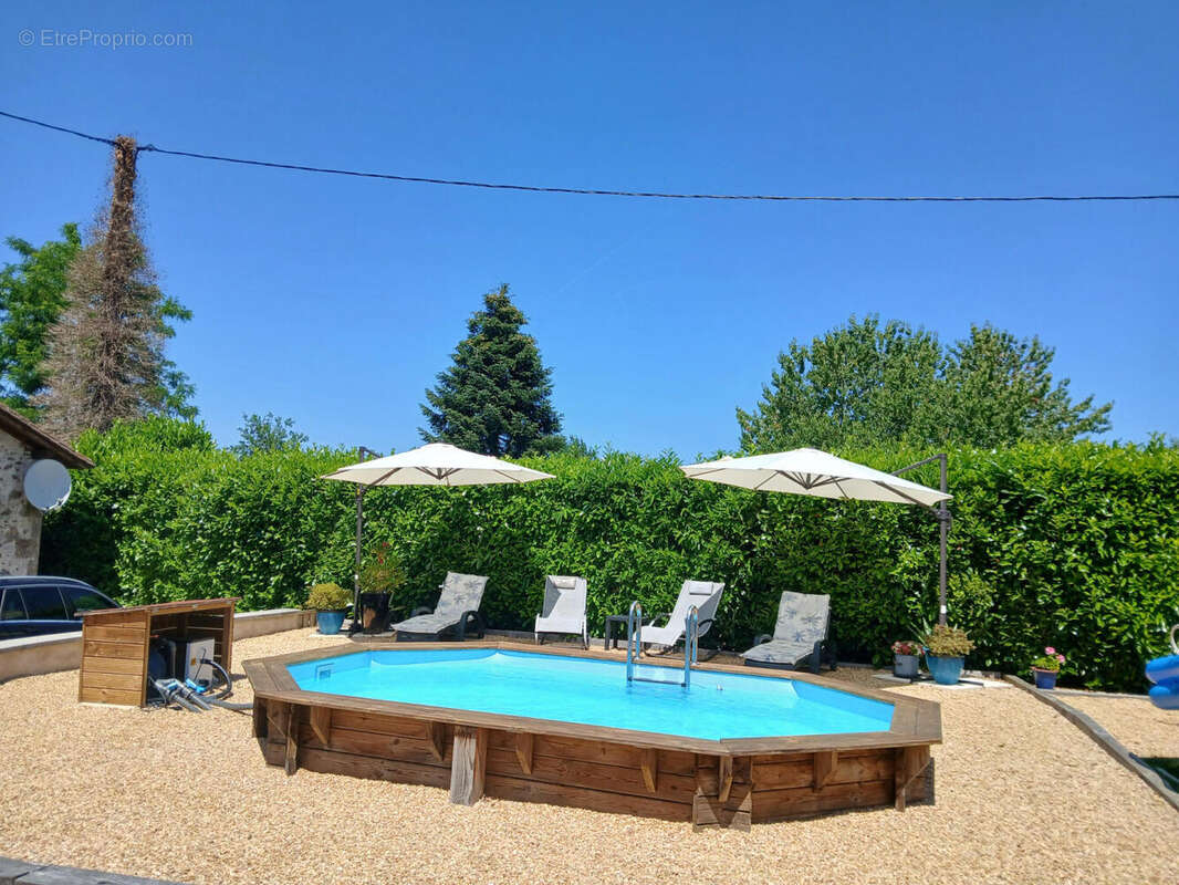 pool 2 - Maison à BUSSIERE-BADIL