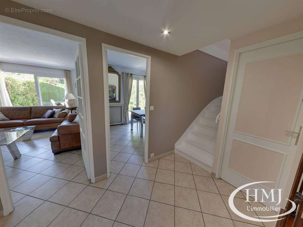 Maison 115 m² à Courcouronnes  - photo 2