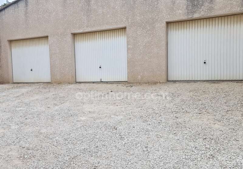 Rez de jardin t2 avec 2 places de parking! - photo 3