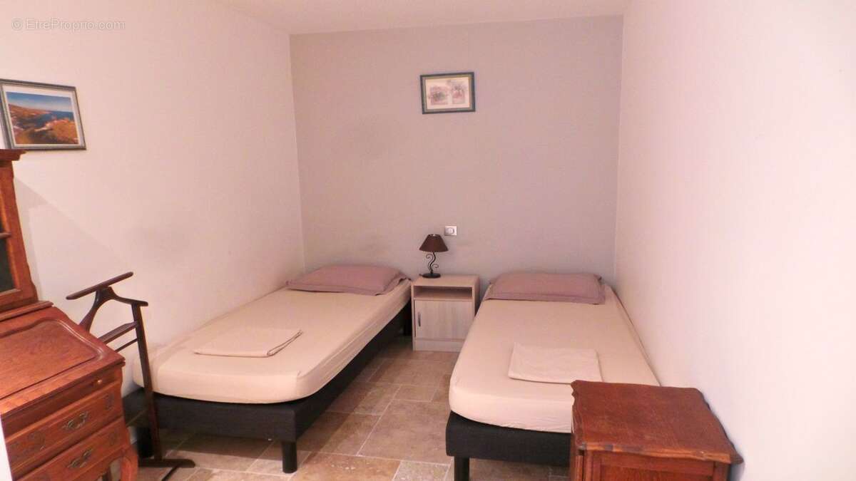 Appartement à LES ISSAMBRES