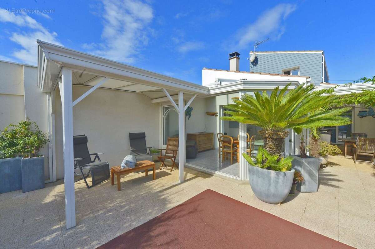 Maison à SAINT-GEORGES-DE-DIDONNE