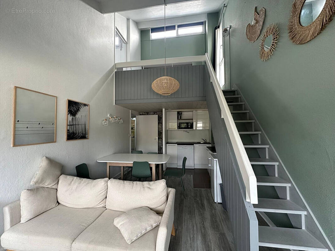 Appartement à COMBRIT