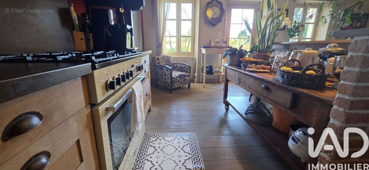 Maison 167 m² à Roumegoux  - photo 9