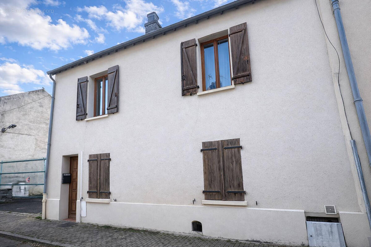 Maison à MEZIERES-SUR-SEINE