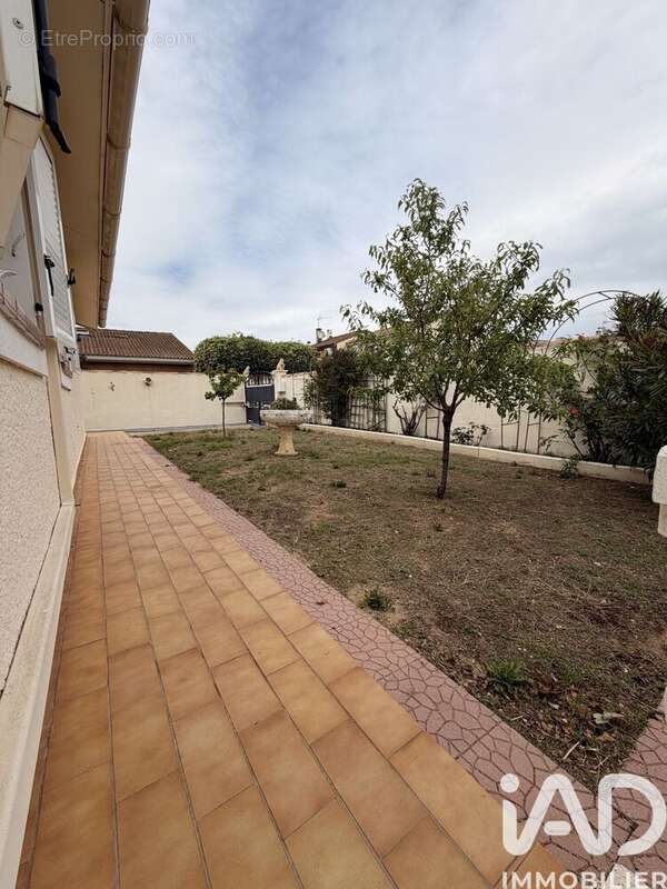 Maison 95 m² à Vitrolles  - photo 4