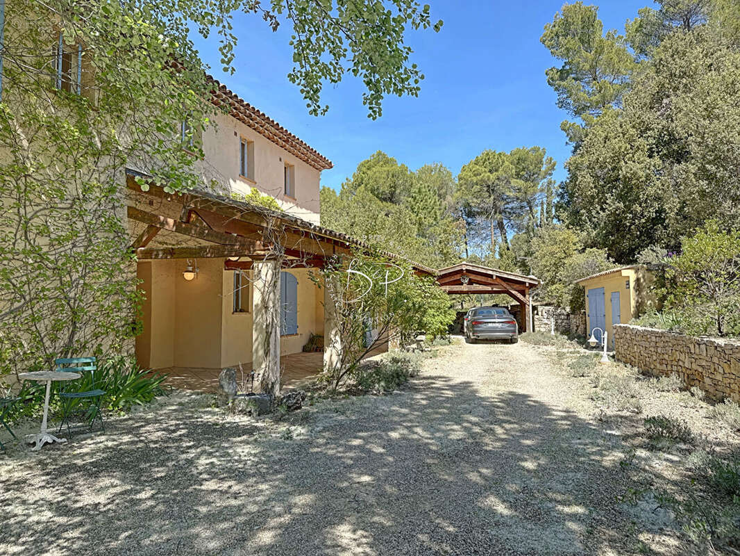 TOURTOUR A VENDRE belle propriété 5 chambres 3700 m2 de terrain - photo 10