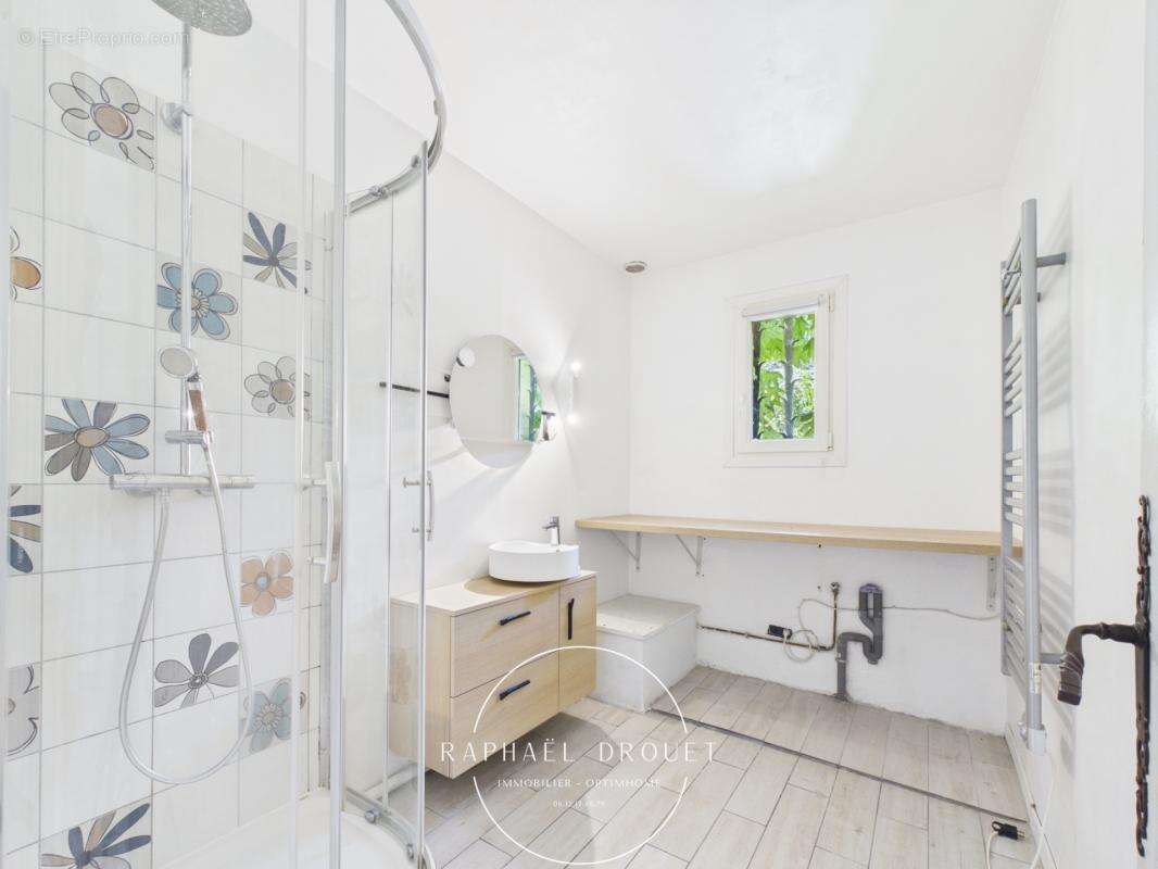 Au cœur de la campagne du luberon – propriete de 208 m2 avec piscine sur 5600 m2 de terrain - photo 21