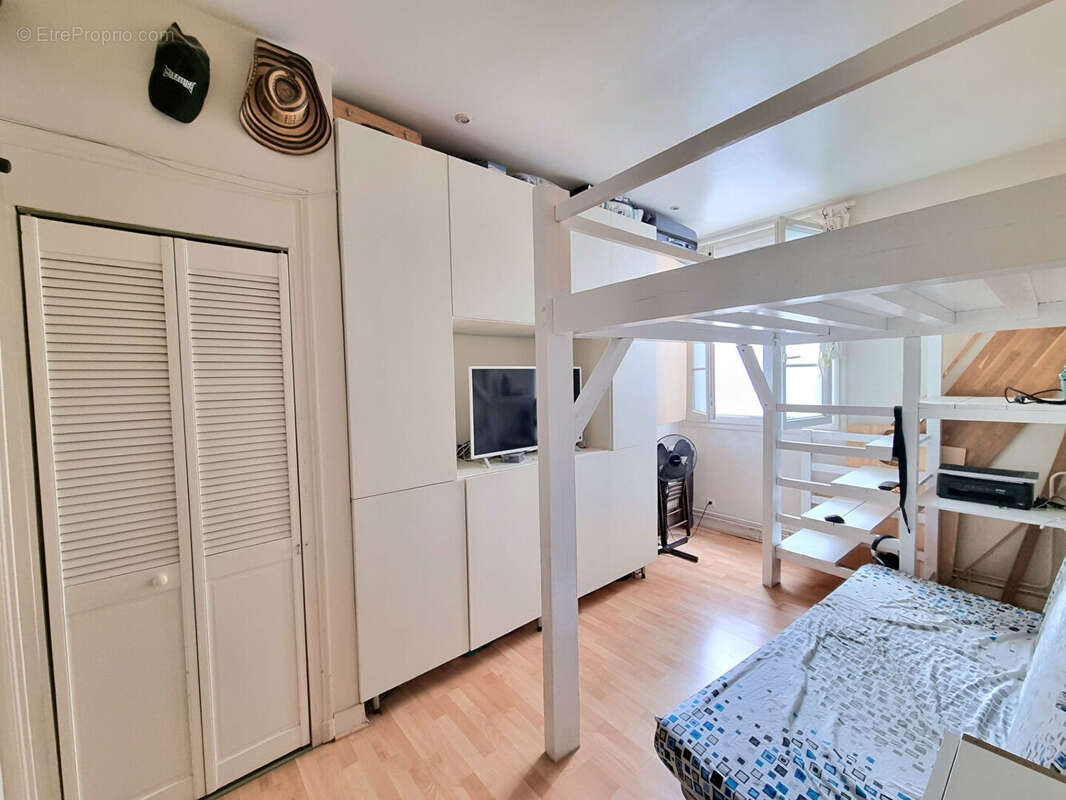 Appartement à PARIS-14E