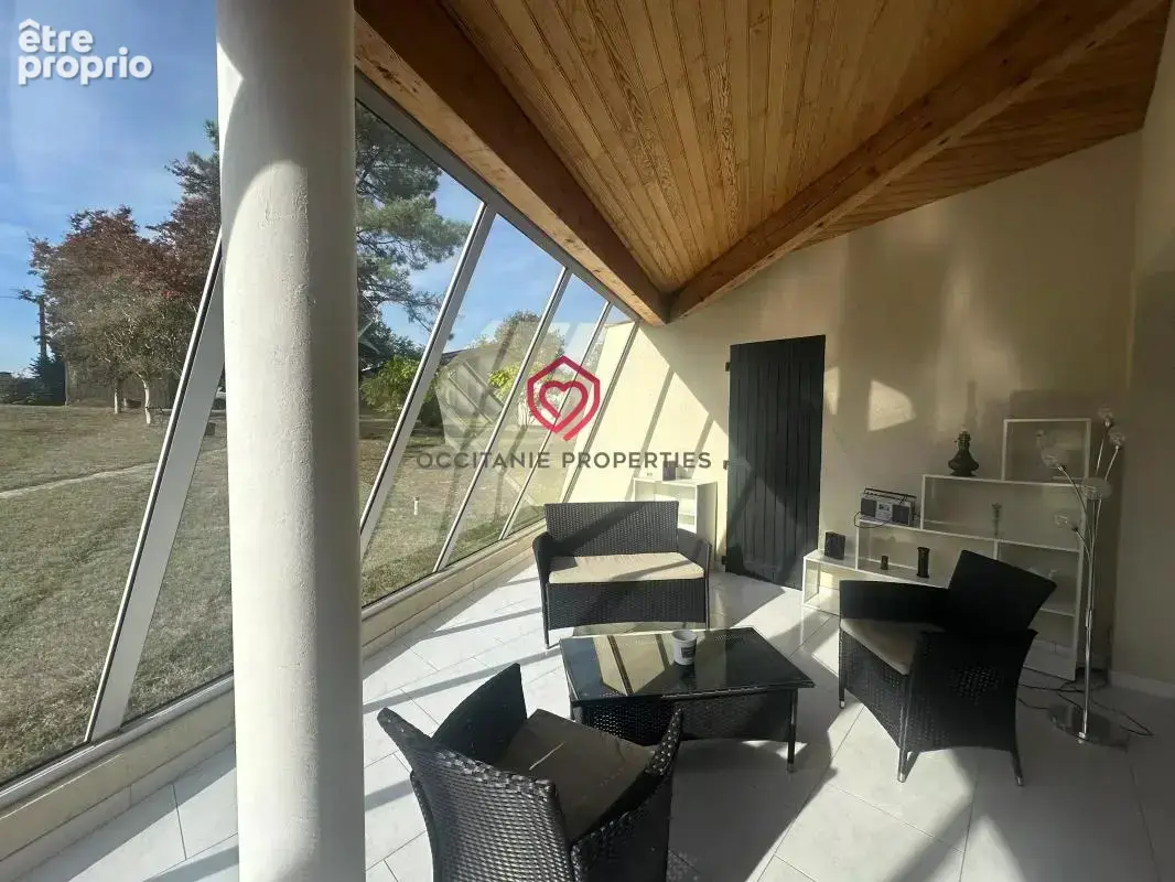 Superbe maison d’architecte avec piscine et dépendances - photo 14