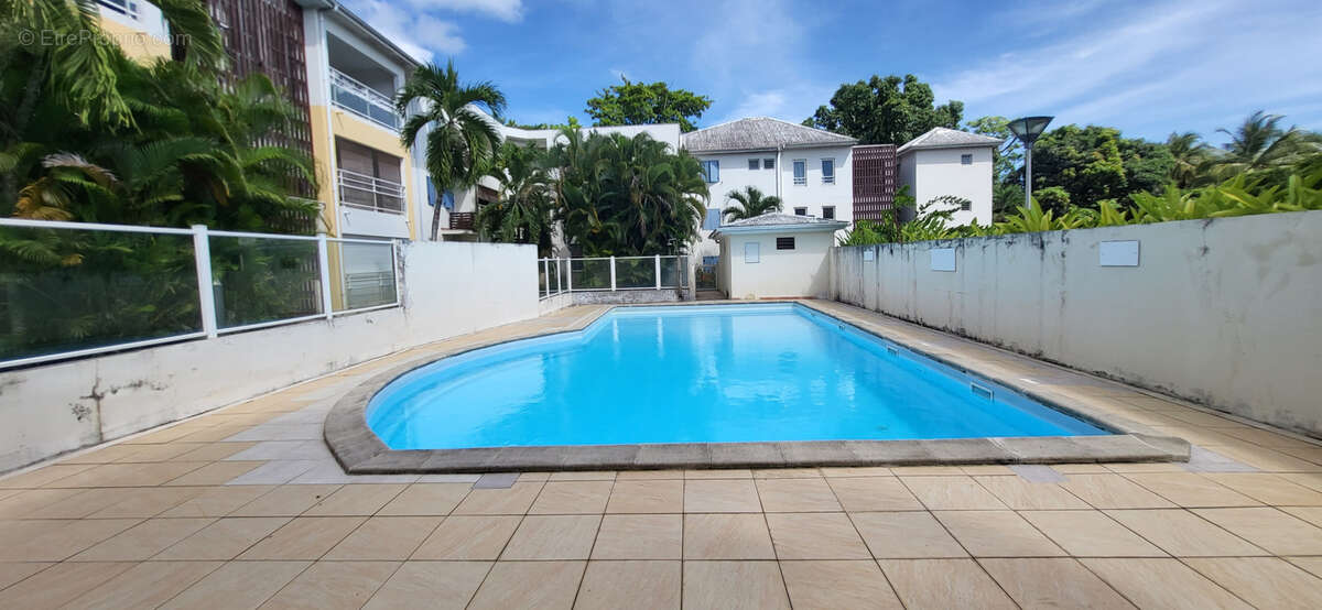 Appartement à LES ABYMES