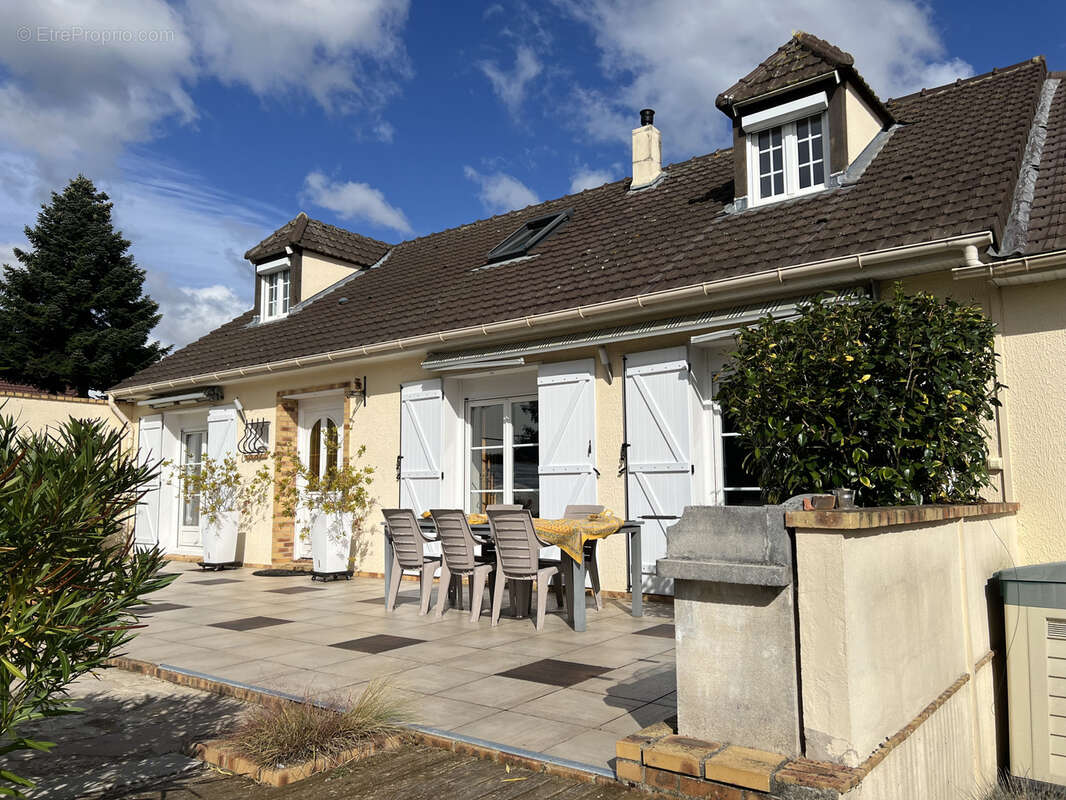 Maison à PONTHEVRARD