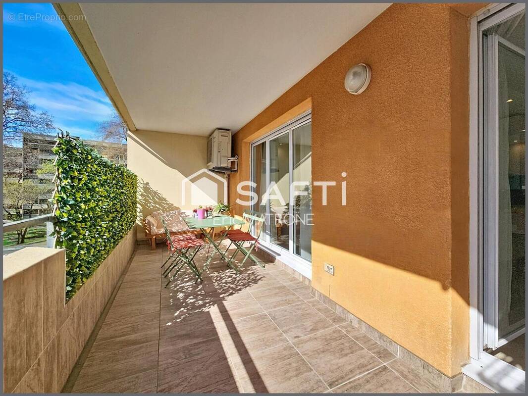 Photo 1 - Appartement à MARSEILLE-11E