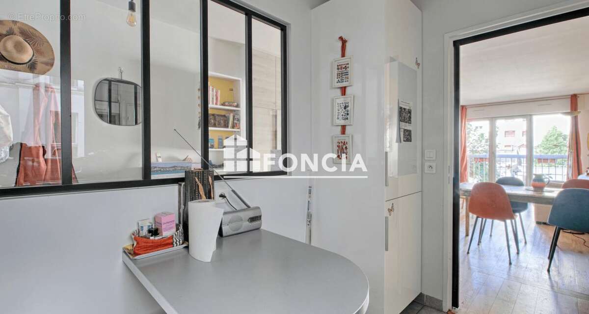 Appartement à PARIS-14E