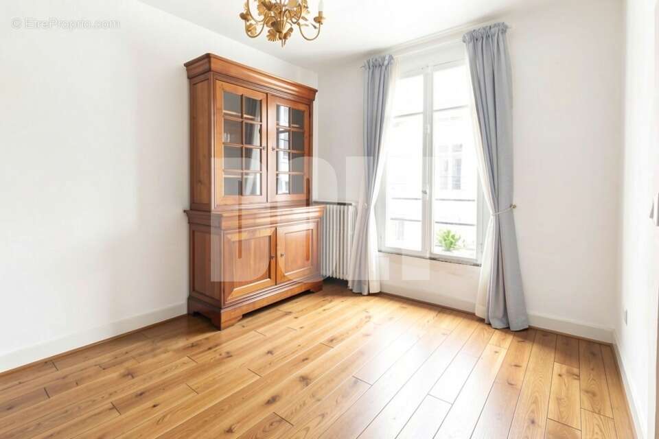 Appartement à PARIS-20E