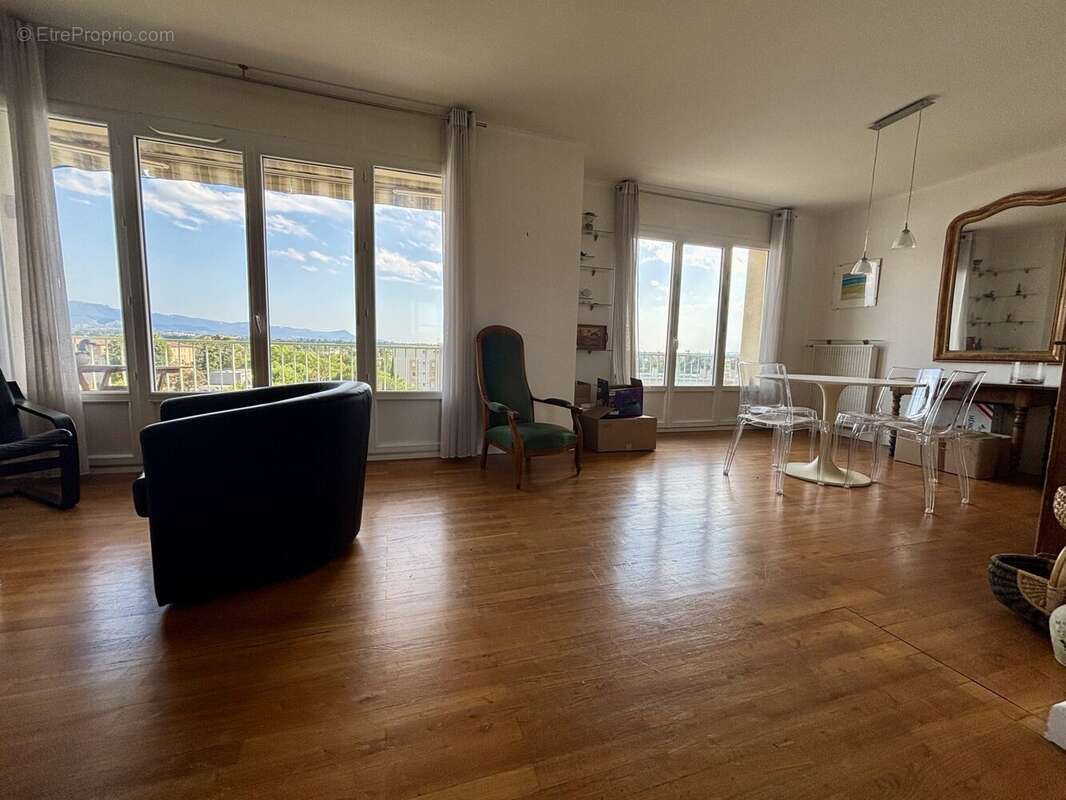 Appartement 97 m² à Romans-Sur-Isere  - photo 2