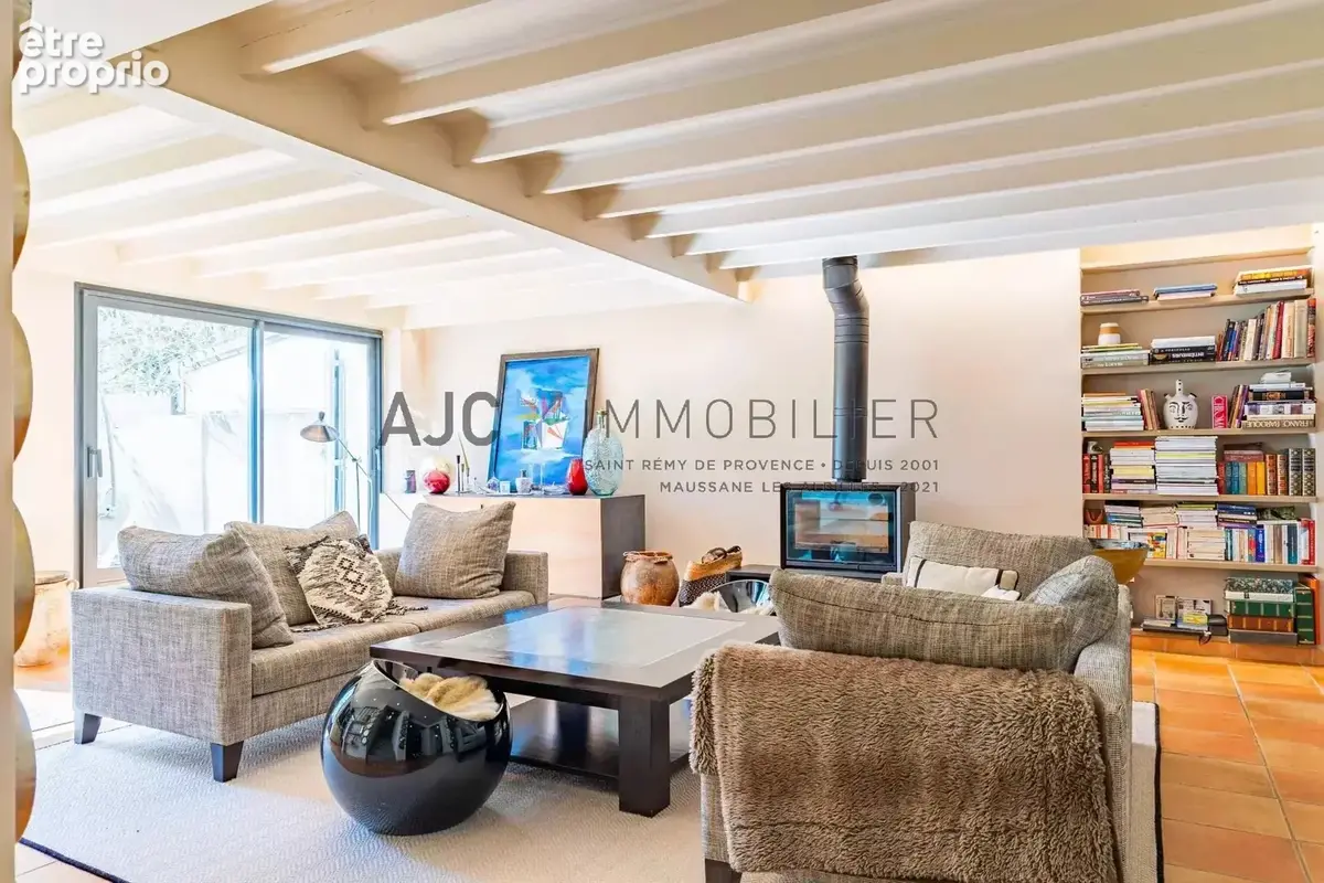 Saint-Rémy-de-Provence – À pied du centre, une maison rénovée au charme de la campagne - photo 13