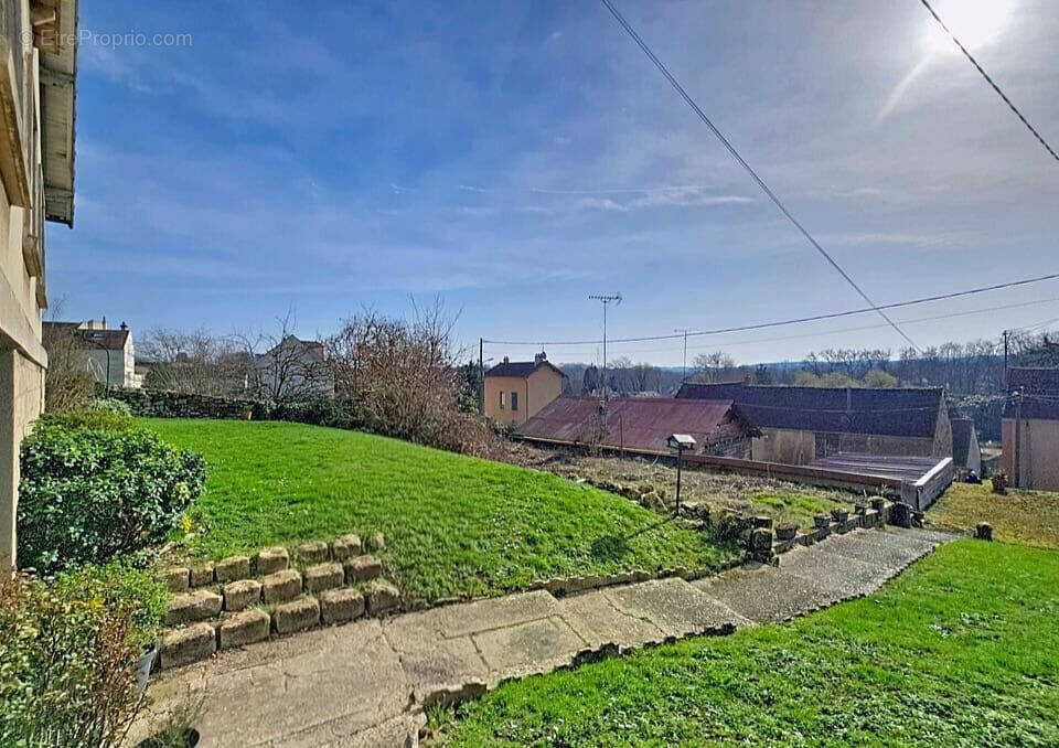 Maison avec 1273 m² de terrain idealement situee - photo 1