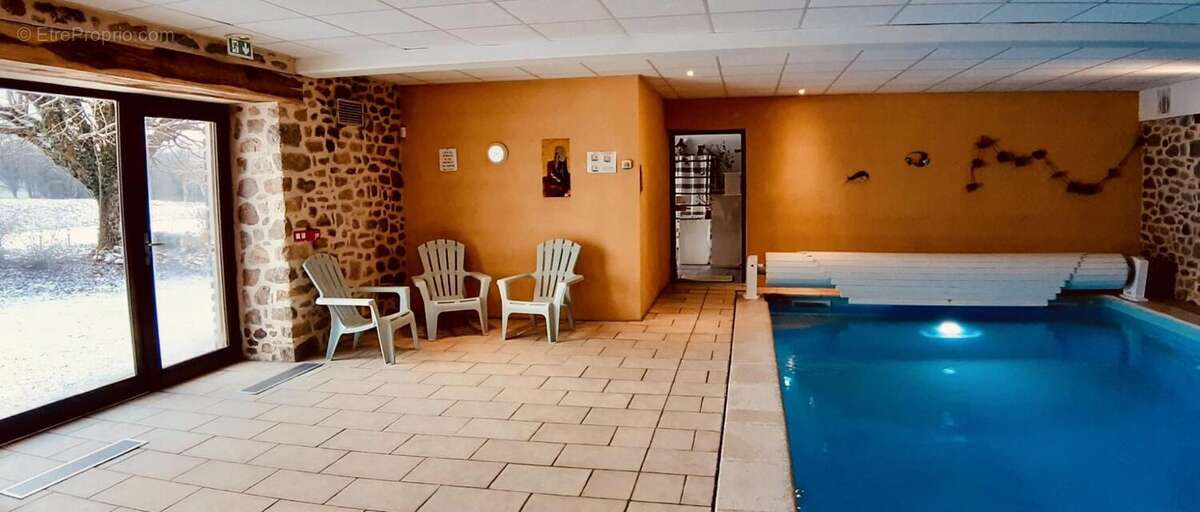 Maison à SAINT-PRIEST-LA-FEUILLE