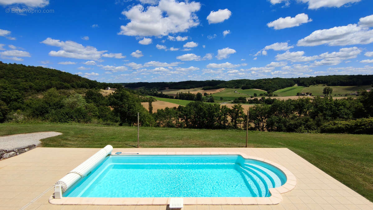 Maison à CASTELNAU-MONTRATIER