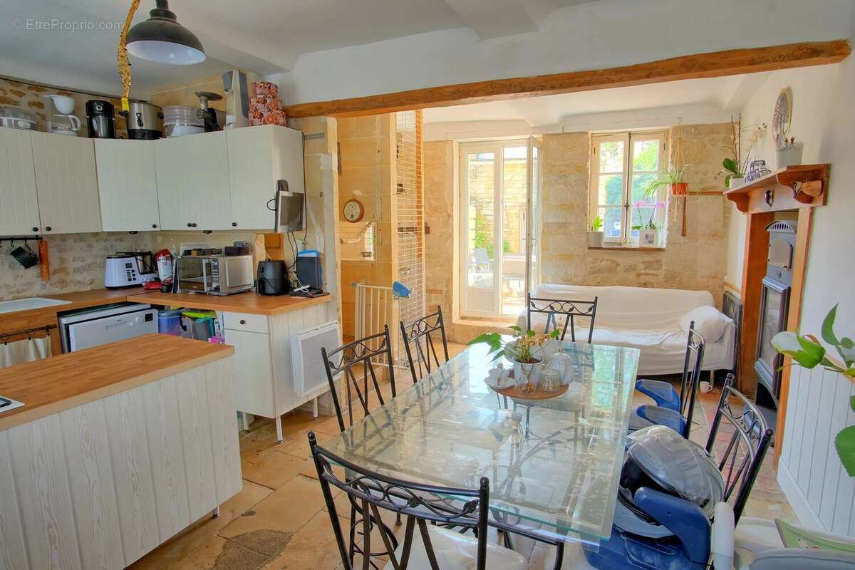 REVIERS - Maison en pierre 130m² avec 4 chambres & jardin - photo 2