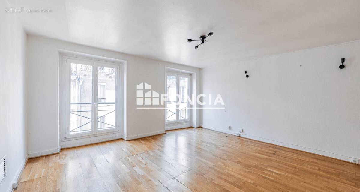 Appartement à PARIS-11E