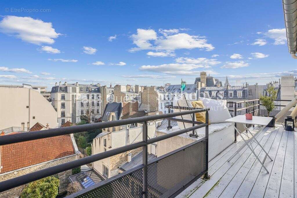 Appartement à NEUILLY-SUR-SEINE