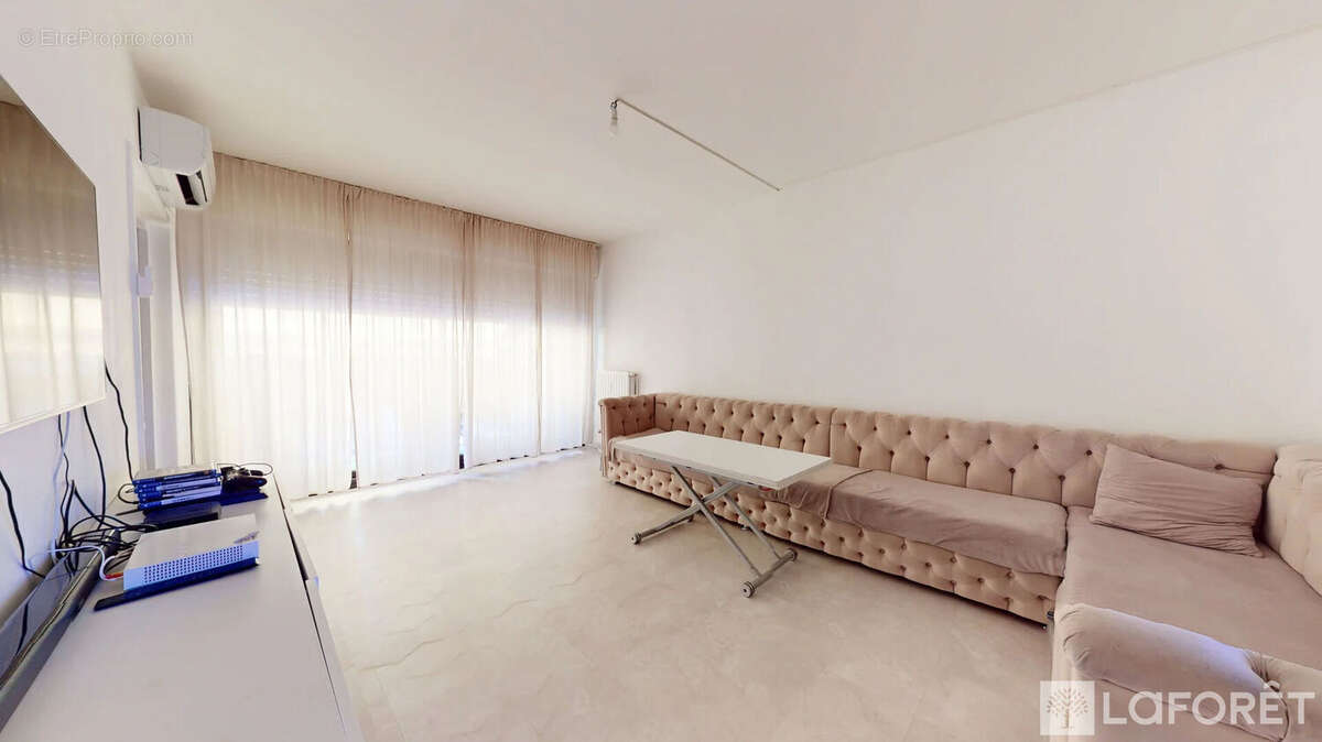 Appartement à FREJUS