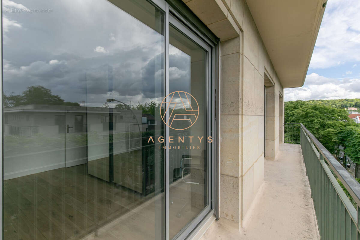 Appartement 92 m² à Saint-Maur-Des-Fosses  - photo 2