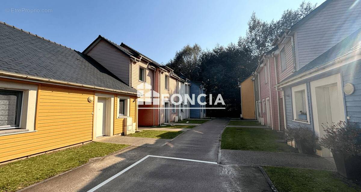 Maison à LA RIVIERE-SAINT-SAUVEUR