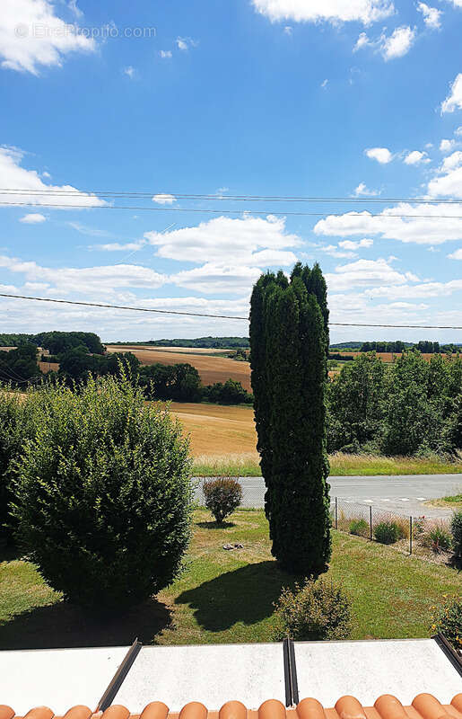 Maison 146 m² à vendre 6 pièces CHALAIS (16) 4/5 chambres, 2 garages 3 560 m² de terrain !!! - photo 7