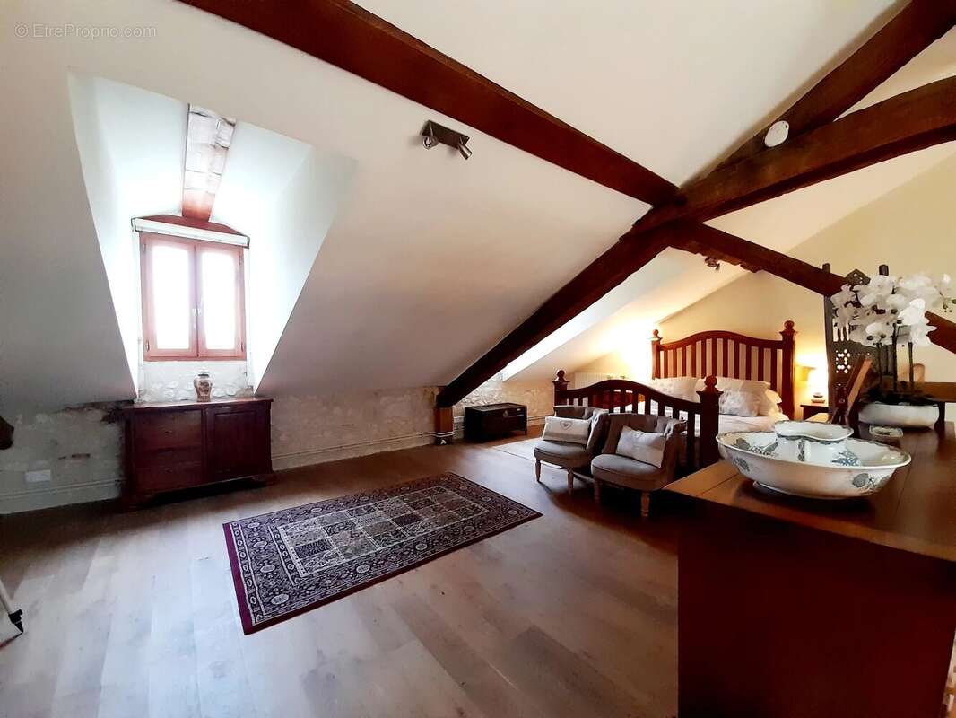 Appartement à SAINT-CAPRAISE-D'EYMET