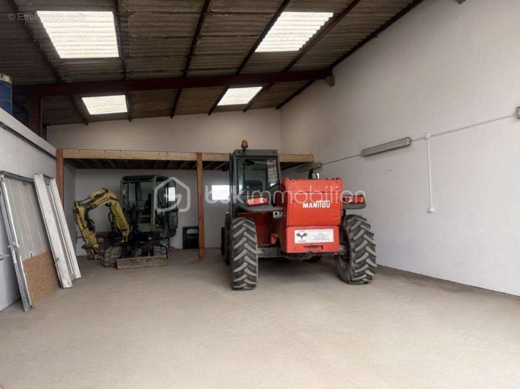 Parking à NOTRE-DAME-DE-MONTS