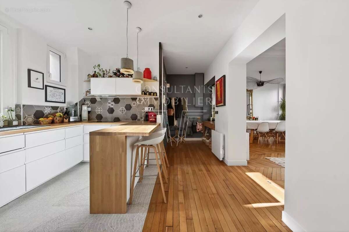 Appartement à PARIS-14E