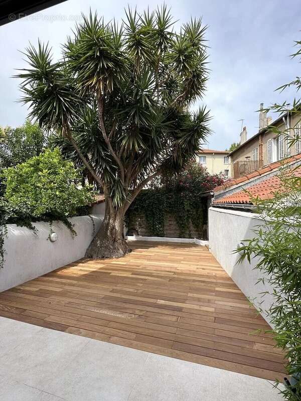 RARE - Magnifique maison de ville individuelle idéalement située - photo 2